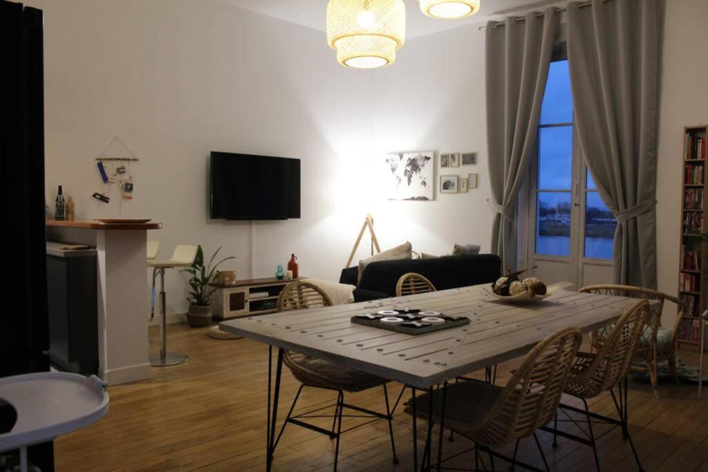 Appartement vue imprenable sur la Loire !!! Saumur Extérieur photo