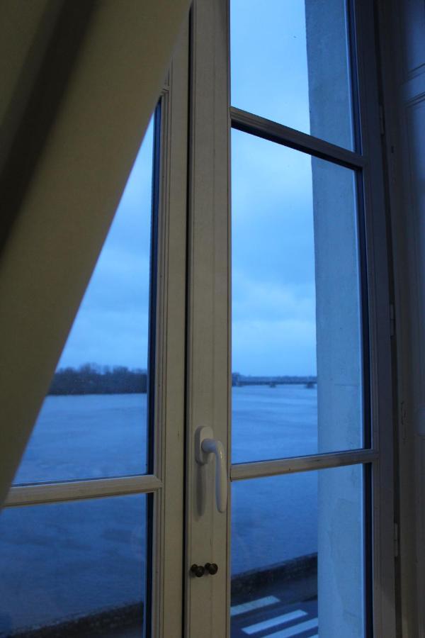 Appartement vue imprenable sur la Loire !!! Saumur Extérieur photo